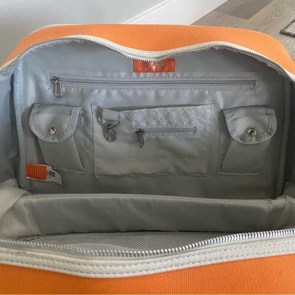 Joe Fresh Gym Bag - Picture 6 of 6